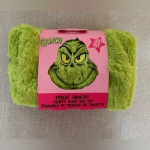 The Grinch Fluffy Wash Bag Set